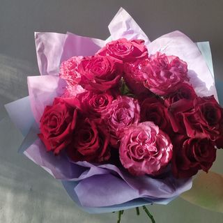 Buchet cu 15 trandafiri ”Vis De Catifea”