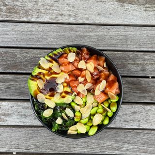 Salmon poké