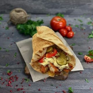 Shaorma cu pui crispy