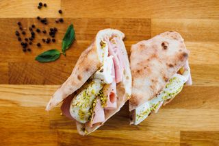 PANUOZZO MORTADELLA E BURRATA