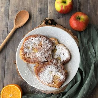 Racuchy drożdżowe z jabłkami + zupa dnia