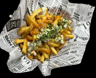 Papas fritas con queso azul