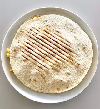 Quesada Peperoni Al Cheddar