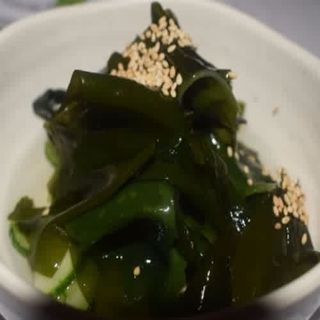 Ensalada De Algas Y Pepino Japonés
