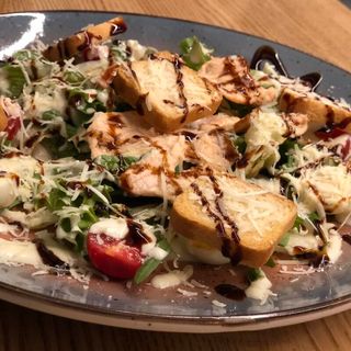 Салат Цезар з лососем (250г)