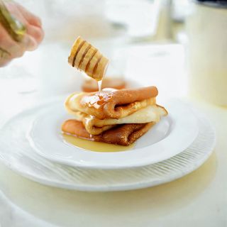 Палачинка с мед