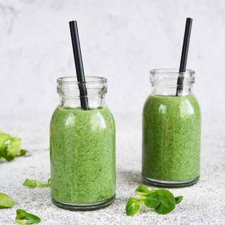 Frullato kiwi banana e lattuga 