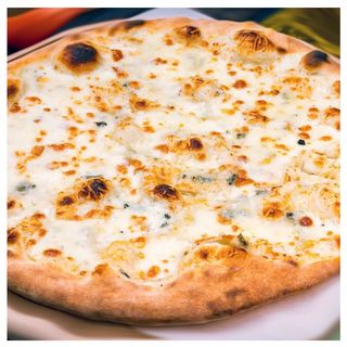 Пица четири сирена