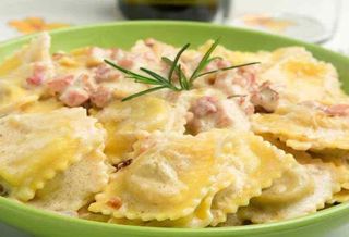 RAVIOLI PANNA PROSCIUTTO