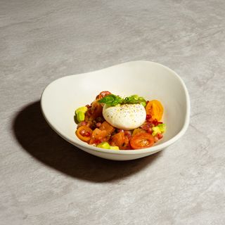 Burrata con tomates frescos