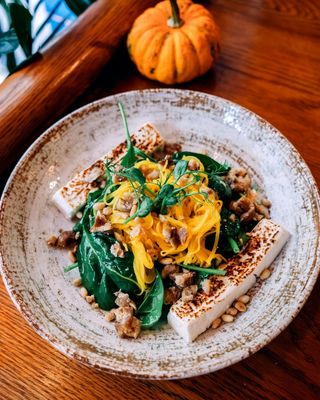 Sałatka z piklowaną dynią i kasztanami