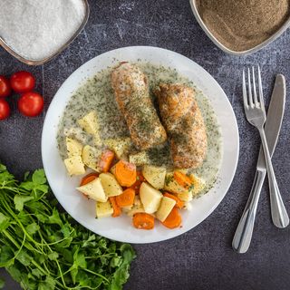 Pileće rolnice u sosu od mirođije sa prilogom