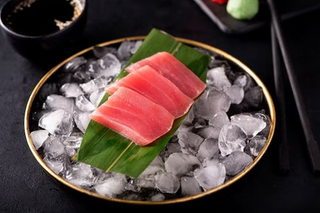 Sashimi z tuńczykiem