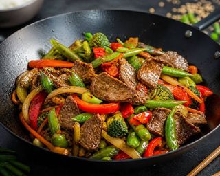 Овочі WOK з м'ясом