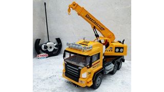 Автокран на пульту управления