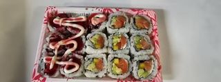 6. Sushi salmão e Morango 