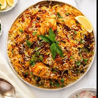 Biryani de pollo 