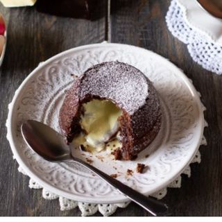 Tortino con cuore caldo al cioccolato bianco