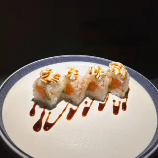 Shiro uramaki salmon av