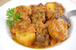 Ragoût de Pomme de Terre avec Viande