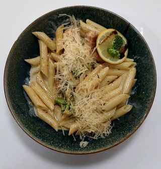 Penne with salmon and broccoli  