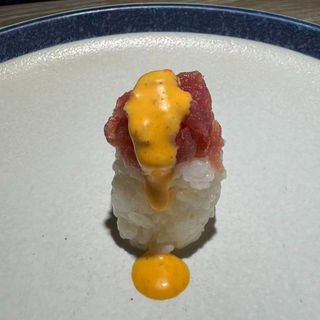 Shiro gunkan spicy tun