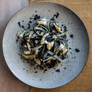 Trofie Nero z Kalmarami