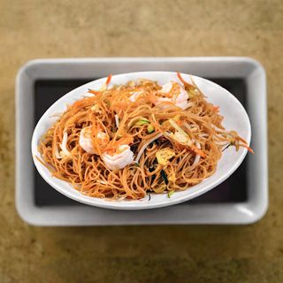 26. Spaghetti di riso con gamberi