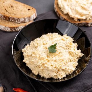 Салат сирковий з часником, 400г (54510)