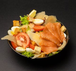 Салат Цезар з лососем (185г)