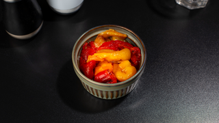 Salată de ardei copt