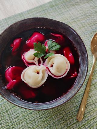 Barszcz czerwony z uszkami