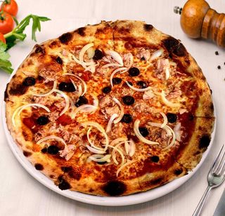Pizza Tonno e Cipolla Ø32cm