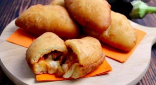 panzerotto alla parmigiana di melanzane