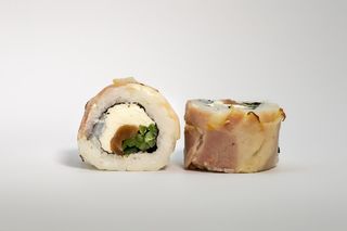 Рол з беконом (250г / 8 шт)