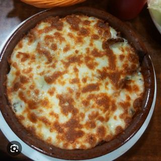 Menu plato gratinado con patatas  o arroz 