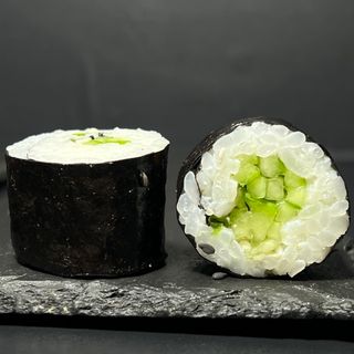 Макі з огірком (130г)