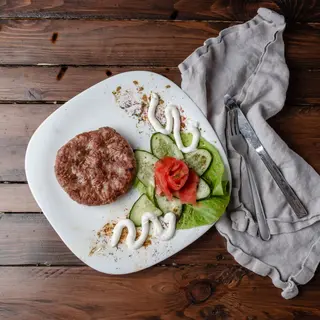 Pljeskavica najgolema velika 300g