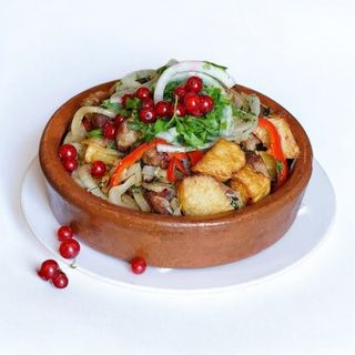 ოჯახური ღორის ხორცით