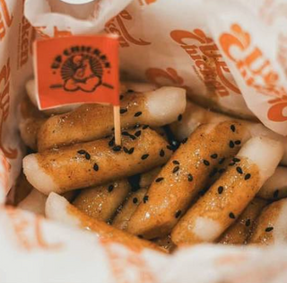 Pastel De Arroz Frito Con Salsa Up