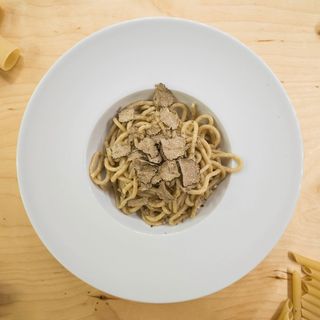 Spaghettoni integrali al tartufo nero