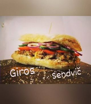 Giros sendvič 