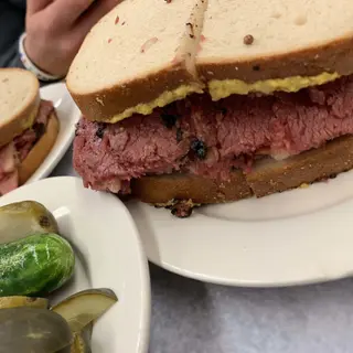Pastrami, Mostassa De Mel, Sweet Relish  i Ruca