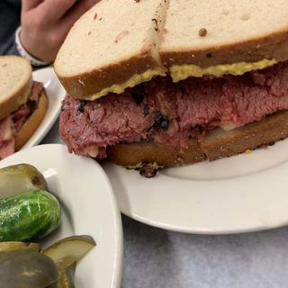 Pastrami, Mostassa De Mel, Sweet Relish  i Ruca