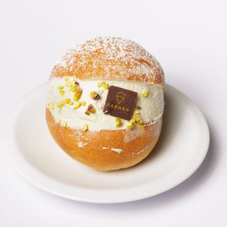 Maritozzo al PISTACCHIO