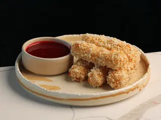 Сирні палички з ягідним соусом (180/50g)