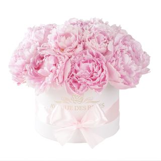 Bujori roz in cutie alba