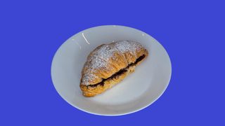 Croissant z czekoladą