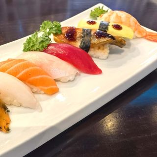 69.- Nigiri De Atún Rojo (2 Uds.)