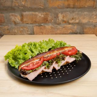 Sendvič sa pečenicom